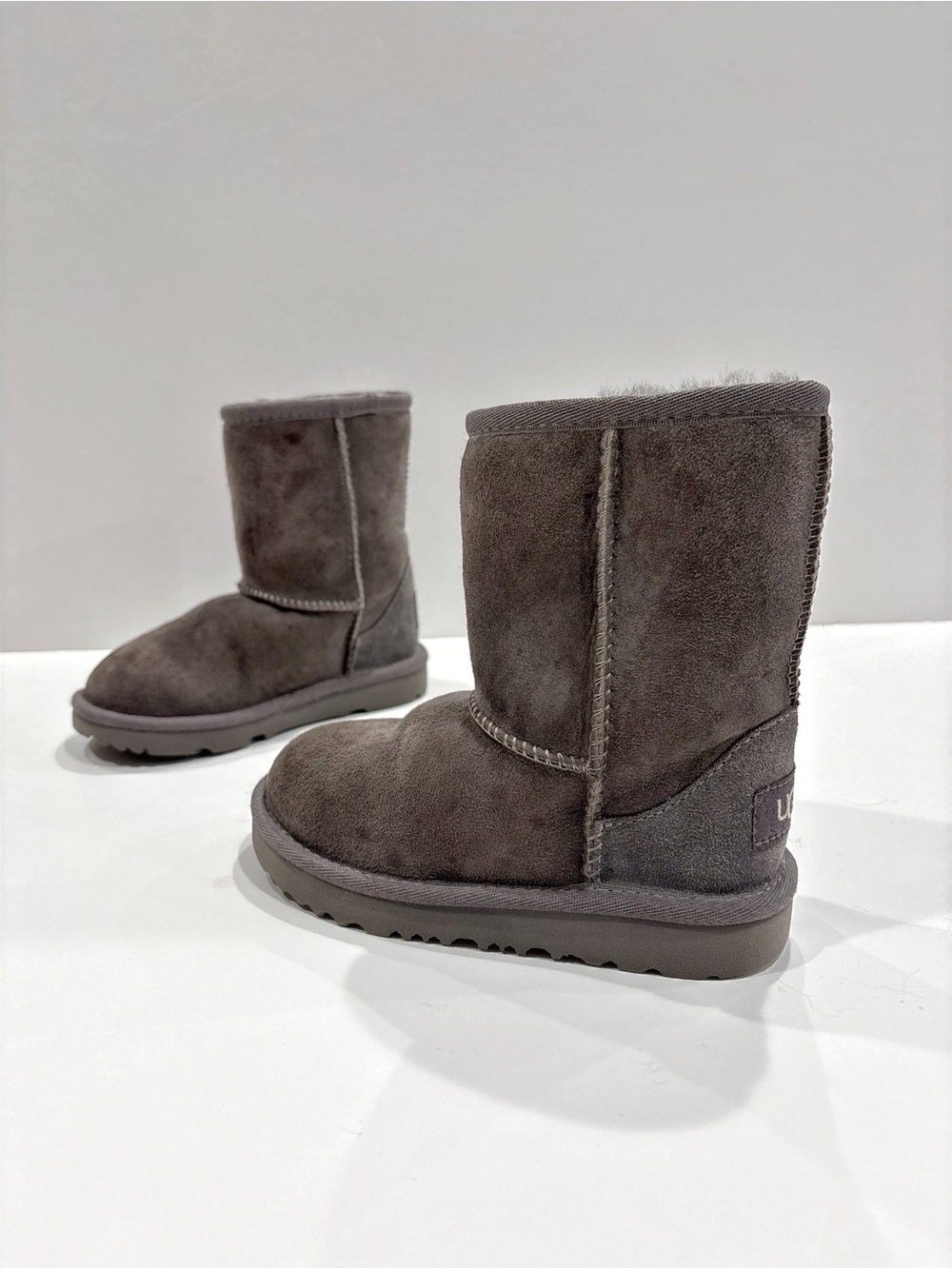 UGG Kids Gray Classic Short Boots Girls US 10 Sheepskin NWOB Cozy Winter Shoe